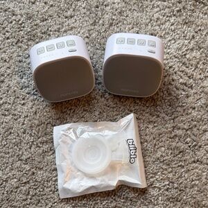 Momcozy White and Gray S9 Motors